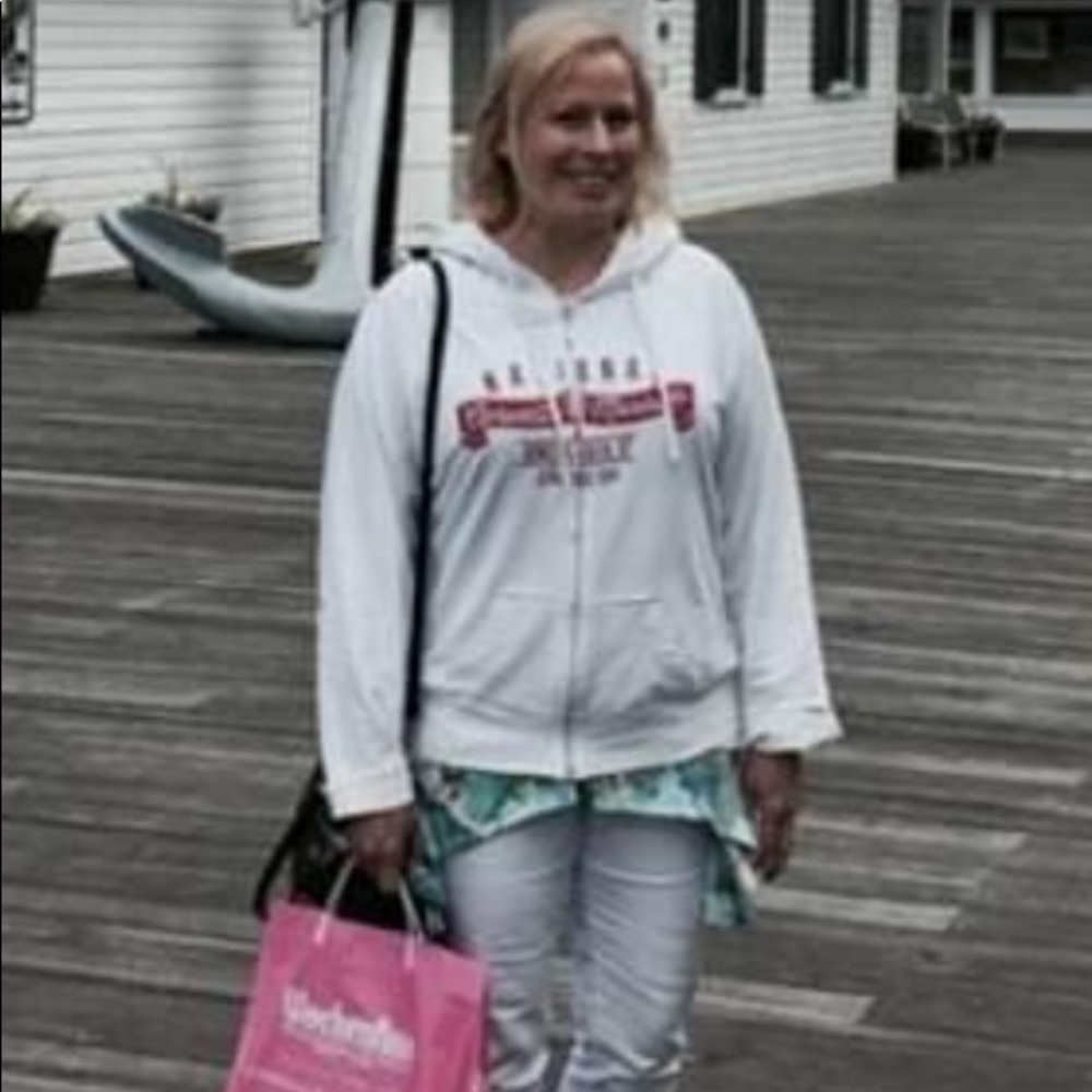 Meet your Posher, Julie